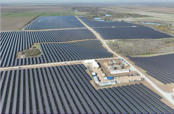 ANRE va decide acordarea autorizației pentru o centrală fotovoltaică importantă la Iepurești Comitetul de Reglementare al Autorității Naționale de Reglementare în Energie (ANRE) urmează să ia o decizie importantă pe 7 aprilie: acordarea autorizației de înființare pentru Centrala Electrică Fotovoltaică (CEF) Iepurești