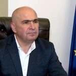 Bolojan, în corzi: Guvernarea pe muchie de cuțit după ruptura cu PSD