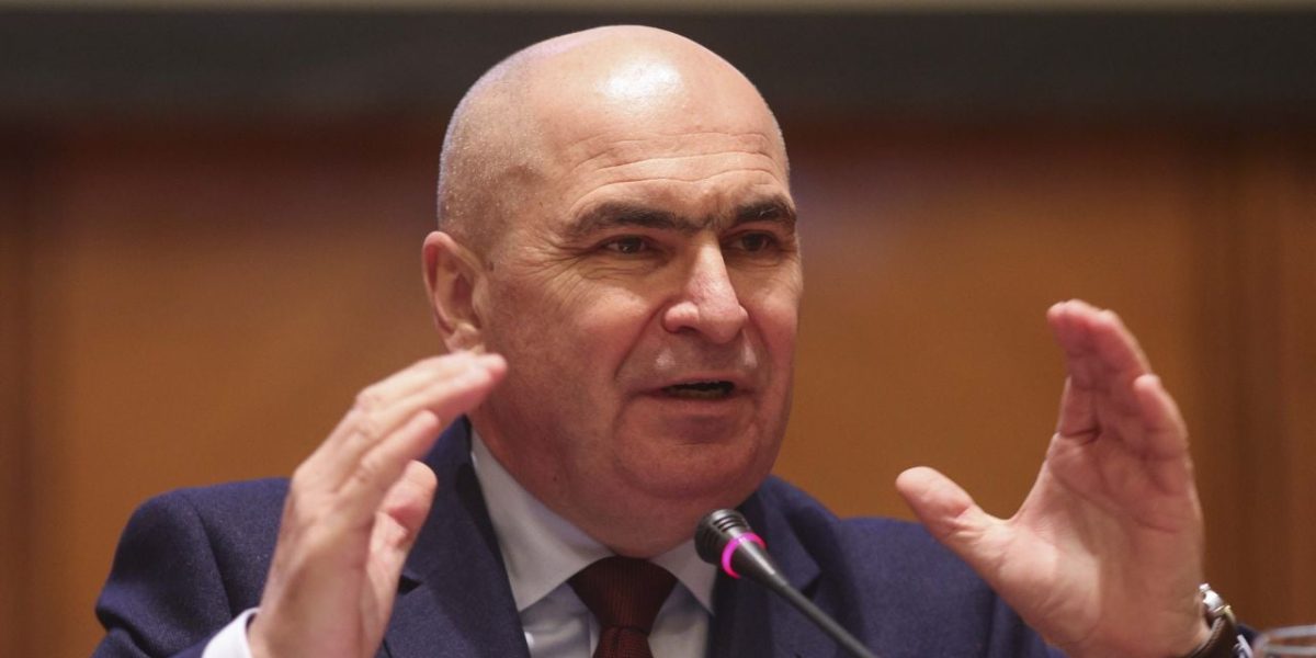 Consilier BNR, apărare vehementă pentru Bolojan: „Ilie Sărăcie”, o jignire