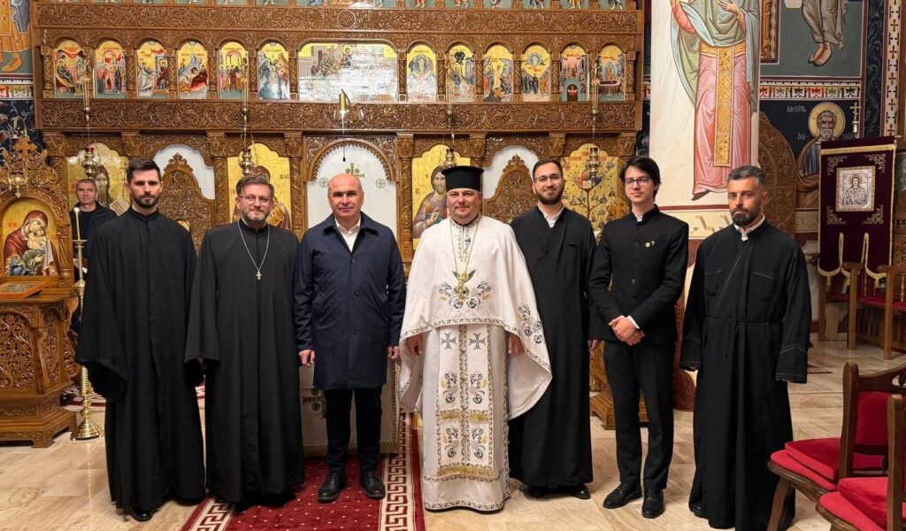 Bolojan, alături de credincioși la Sînmartin, în noaptea de Înviere