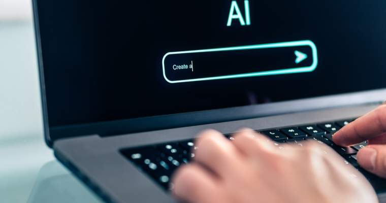 Doi fondatori SanoPass investesc în platforma FameLoop