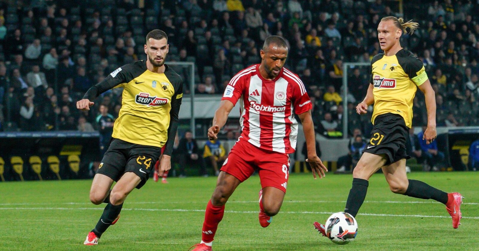 Derby-ul Olympiacos – AEK Atena: Start de foc în play-off-ul Greciei Un meci de gală, cu o miză uriașă, va deschide balul play-off-ului în Grecia