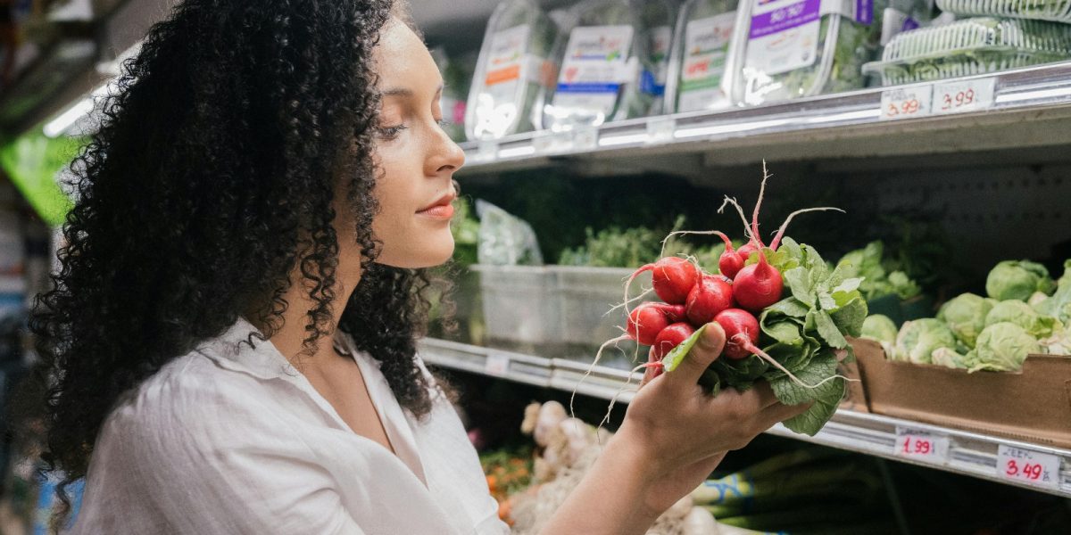 Românii caută disperați metode să economisească la alimente