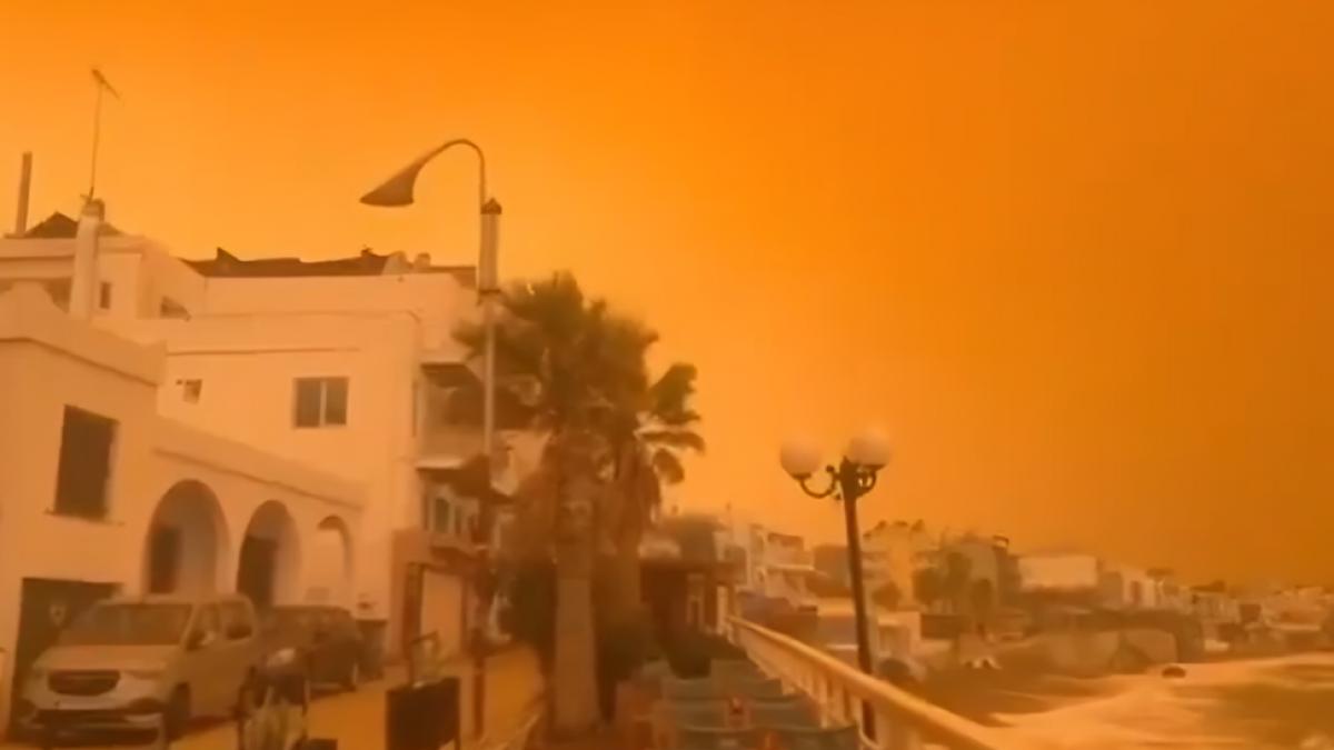 Cerul insulei Creta s-a colorat în portocaliu miercuri, din cauza unei furtuni puternice de nisip