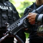 Rebeliune la Mizil: Localnici contra Poliției, stradă blocată, muzică la maxim