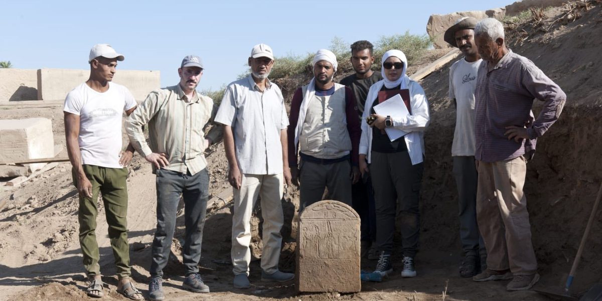 Monument uluitor la Luxor: Împărat Roman, Faraon de piatră