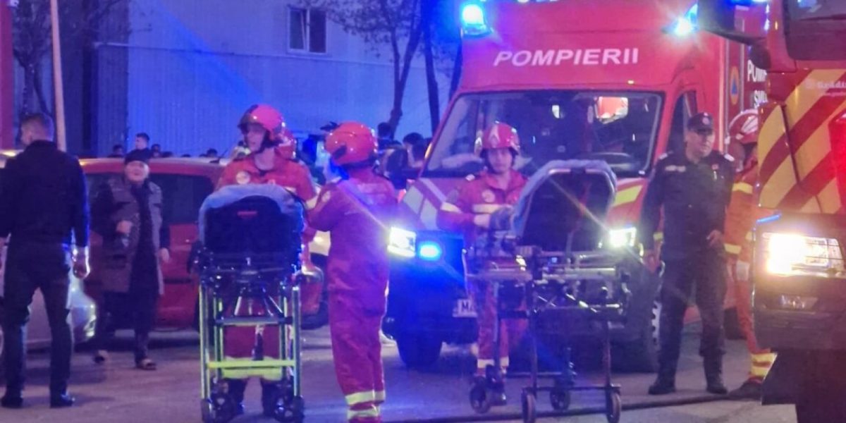 Evacuare masivă în Constanța: 157 de persoane, date afară de Primărie