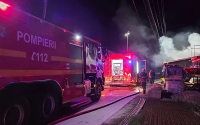 Incendiu la Florești: 22 de oameni evacuați dintr-un bloc