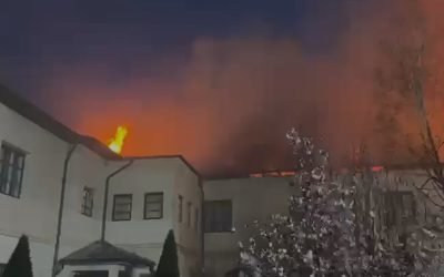 Flăcări uriașe la Mănăstirea Bistrița: Intervin 10 autospeciale