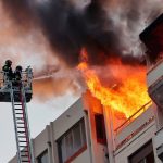 Incendiu la Cluj-Napoca: 20 de persoane evacuate de urgență din blocul cu fum