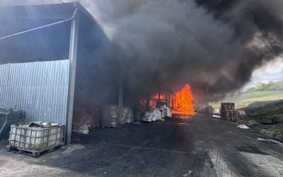 Incendiu violent în Sălaj: Fum gros, mesaj Ro-Alert emis urgent