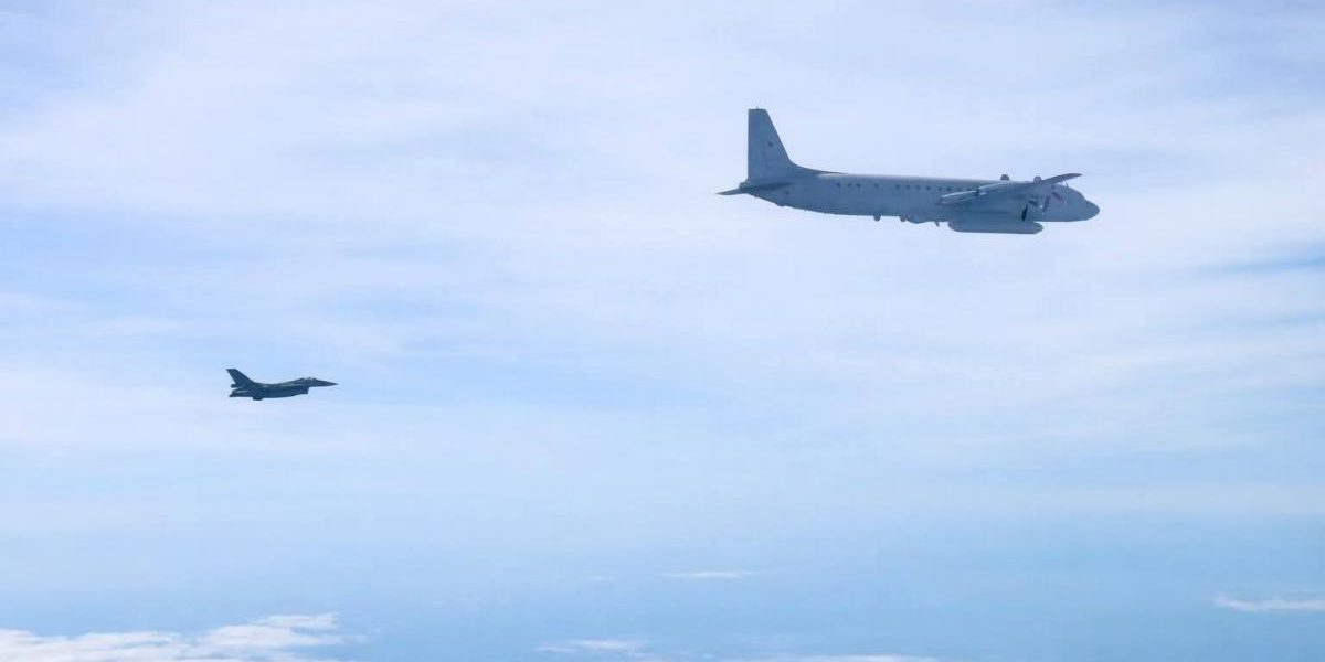 F-16 Românești, în misiunea NATO: Avion Rus, interceptat în spațiul Baltic