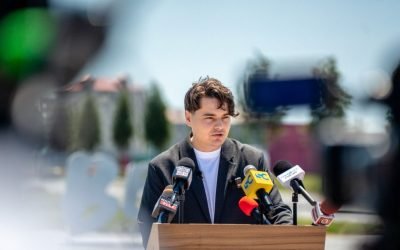 Selly a uimit fanii: Bilete la festivalul Nibiru cu un leu, chiar de 1 aprilie Andrei Șelaru, cunoscut de publicul online ca Selly, a făcut un anunț neașteptat