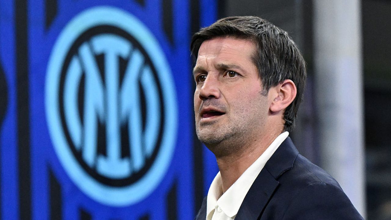 Napoli, eliminată prematur din Liga Campionilor, a găsit forța de a reveni spectaculos în Serie A, înregistrând o serie impresionantă de cinci victorii consecutive, culminând cu victoria în derby-ul cu AC Milan