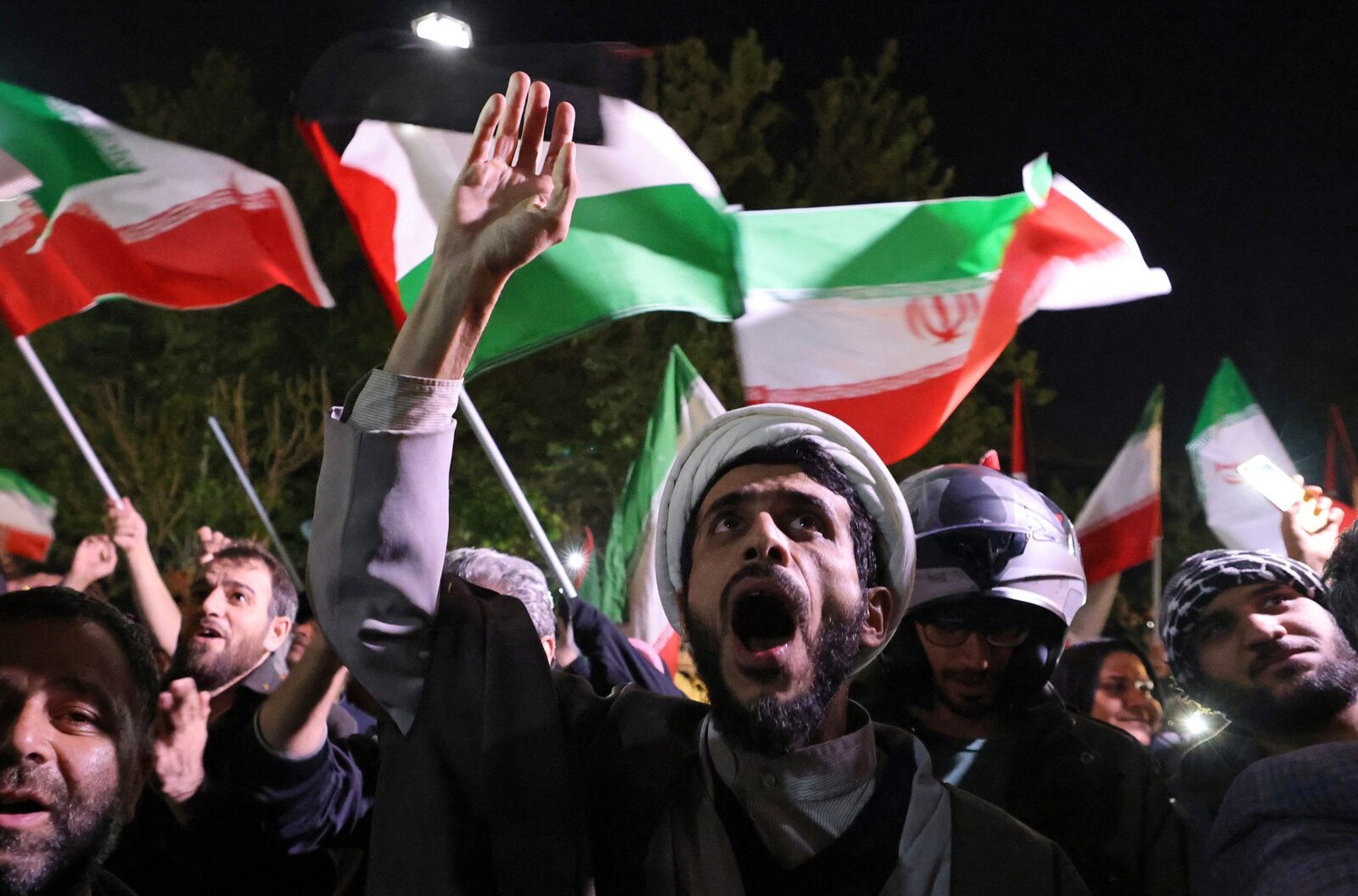 De ce nu investighează tpi crimele din Iran