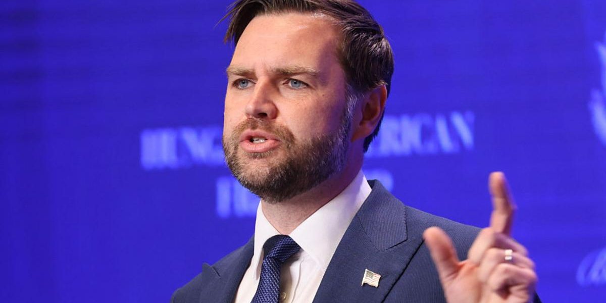 VANCE, atac la Papa Leon după Trump: „Să stea departe de SUA!”