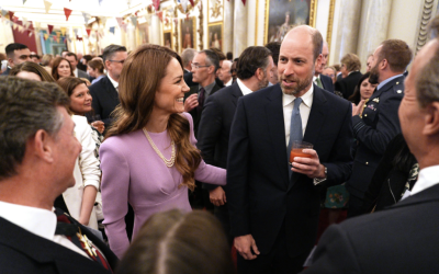 Kate Middleton, spectacol cu bijuteria reginei Elisabeta: Ce mesaj ascunde apariția