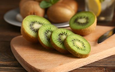 Kiwi, elixirul sănătății? De ce nutriționiștii recomandă consumul cu tot cu coajă