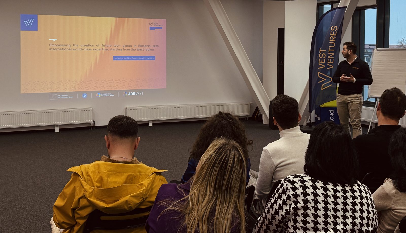 Nouă startup-uri, selecționate dintr-o sută de aplicații, intră în programul de accelerare VEST VENTURES Timișoara devine, pas cu pas, un hub important pentru startup-uri în România, iar vestea bună vine prin lansarea primei cohorte a programului de accelerare VEST VENTURES