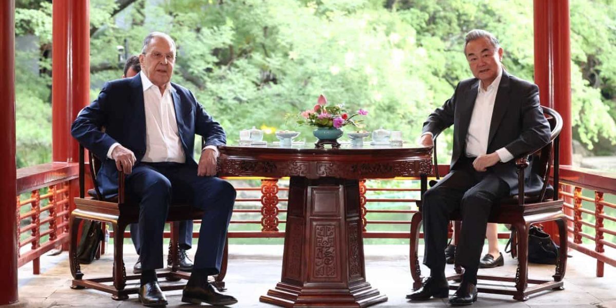 Lavrov, la Beijing: Rusia discută Ucraina și Orientul Mijlociu