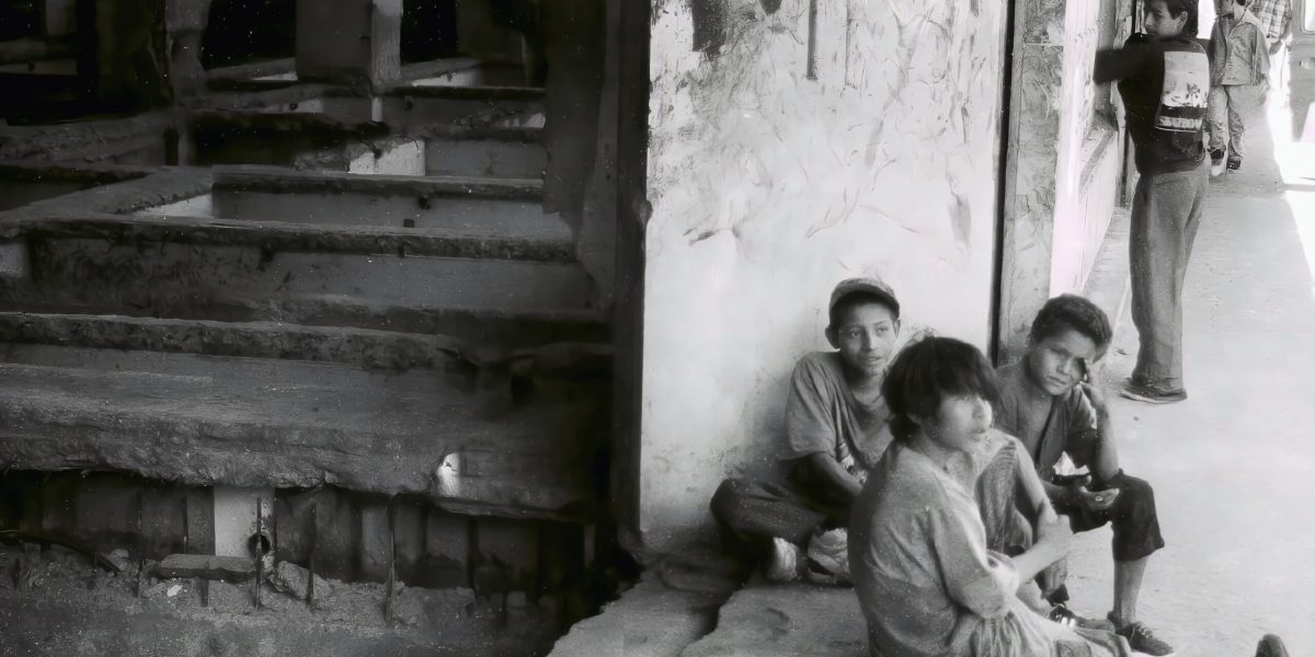 Lege ȘOC: Copii de 12 ani, condamnați pe viață la închisoare