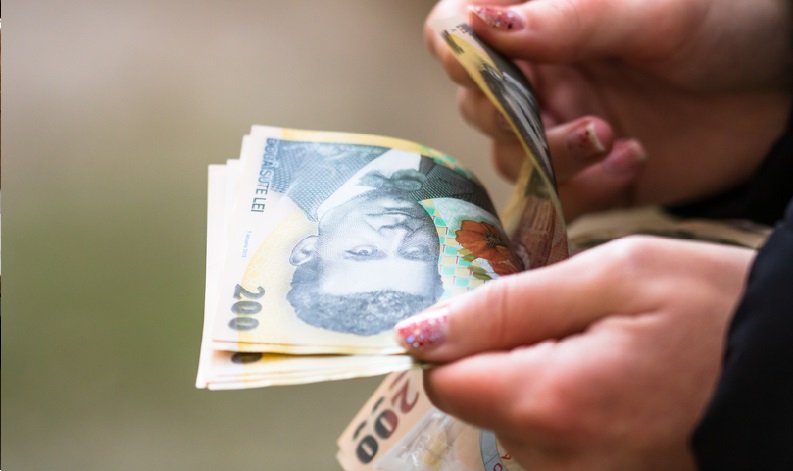 Românii, tot mai atenți la prețuri și promoții în prag de Paște, arată un consum mai calculat În contextul inflației, românii își schimbă obiceiurile de cumpărare pentru Paște, potrivit unui studiu recent