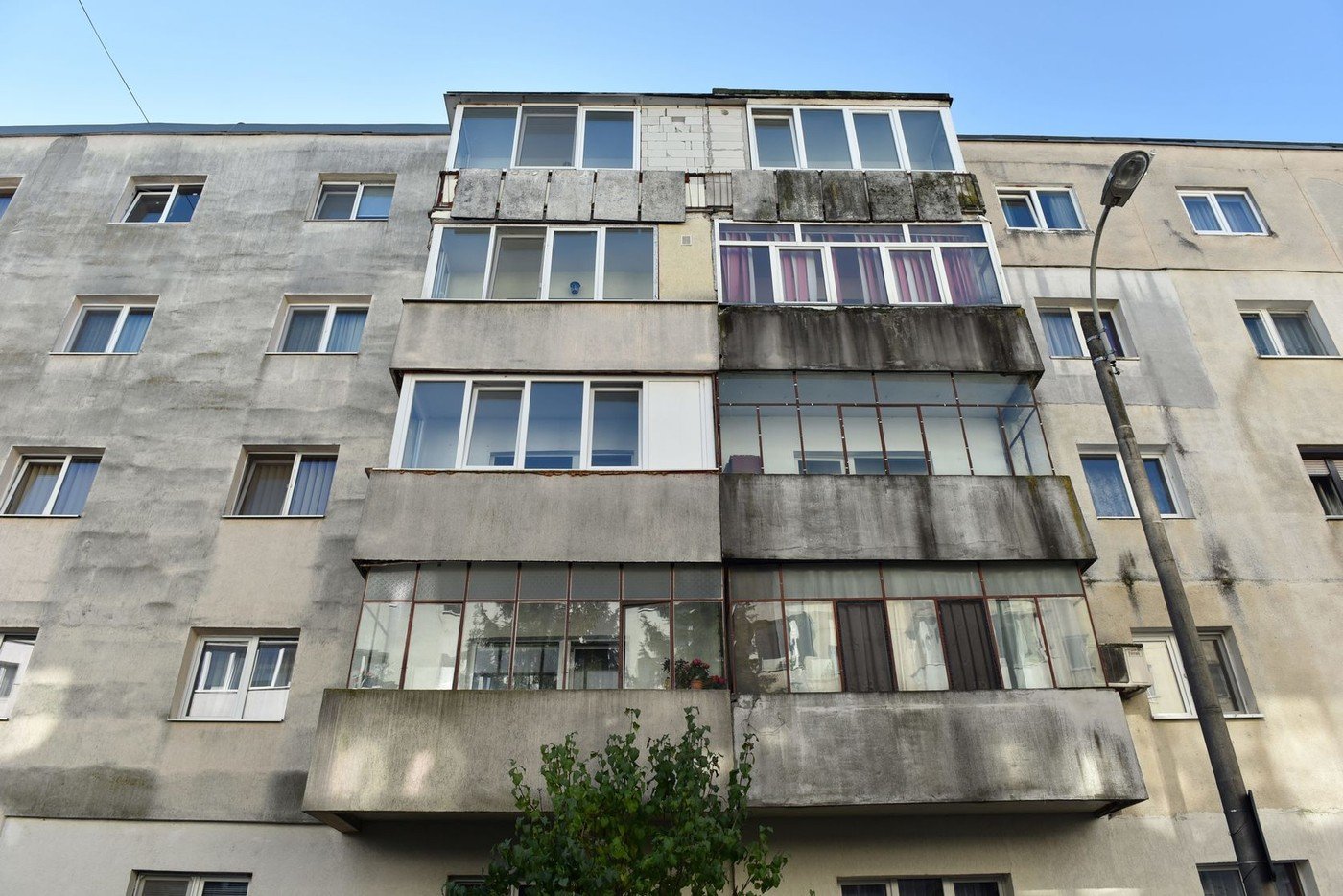 Lifturi pentru 100 de blocuri vechi cu peste trei etaje