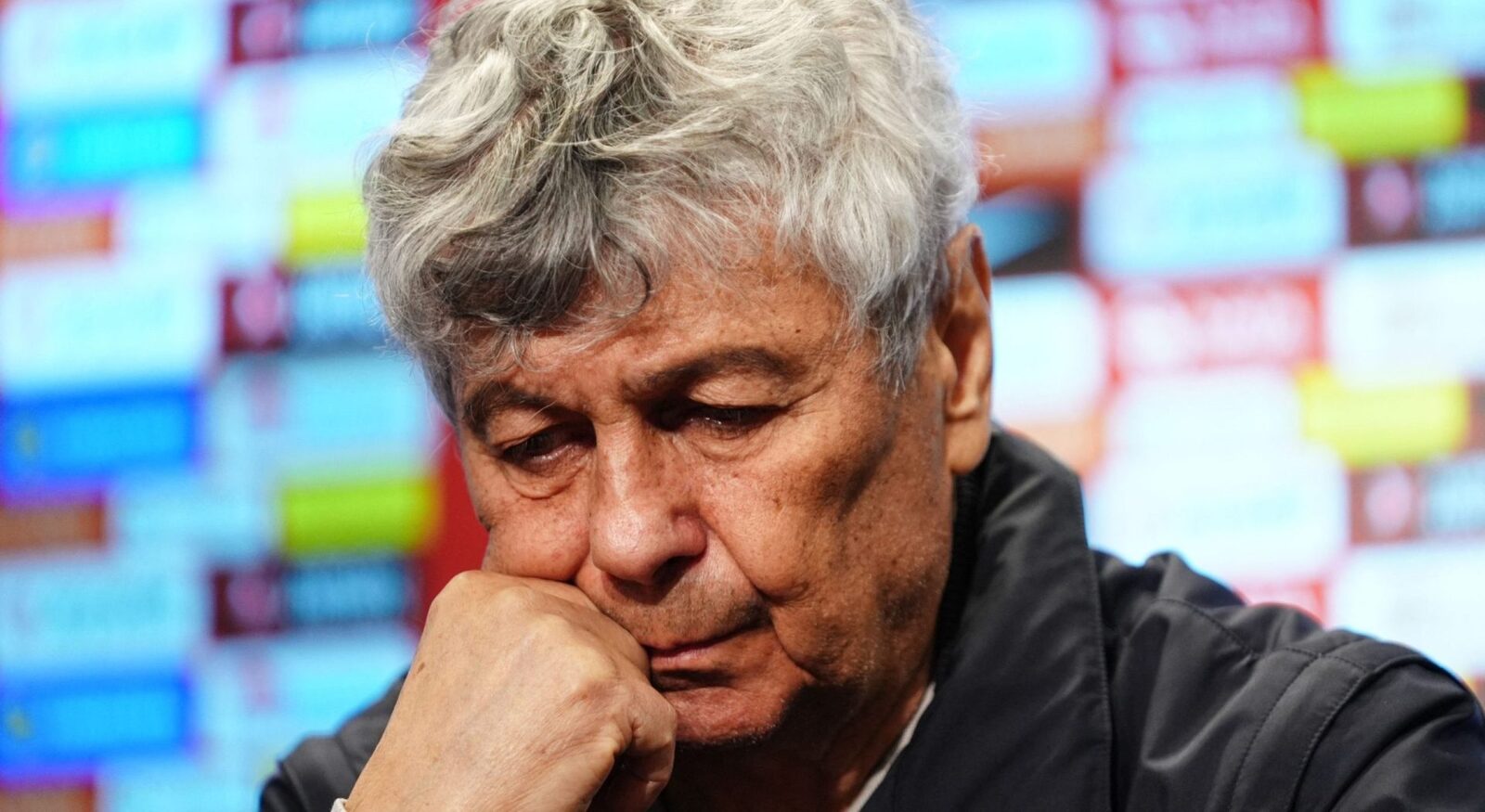 Locuința lui Mircea Lucescu din București, ocupată de persoane fără adăpost
