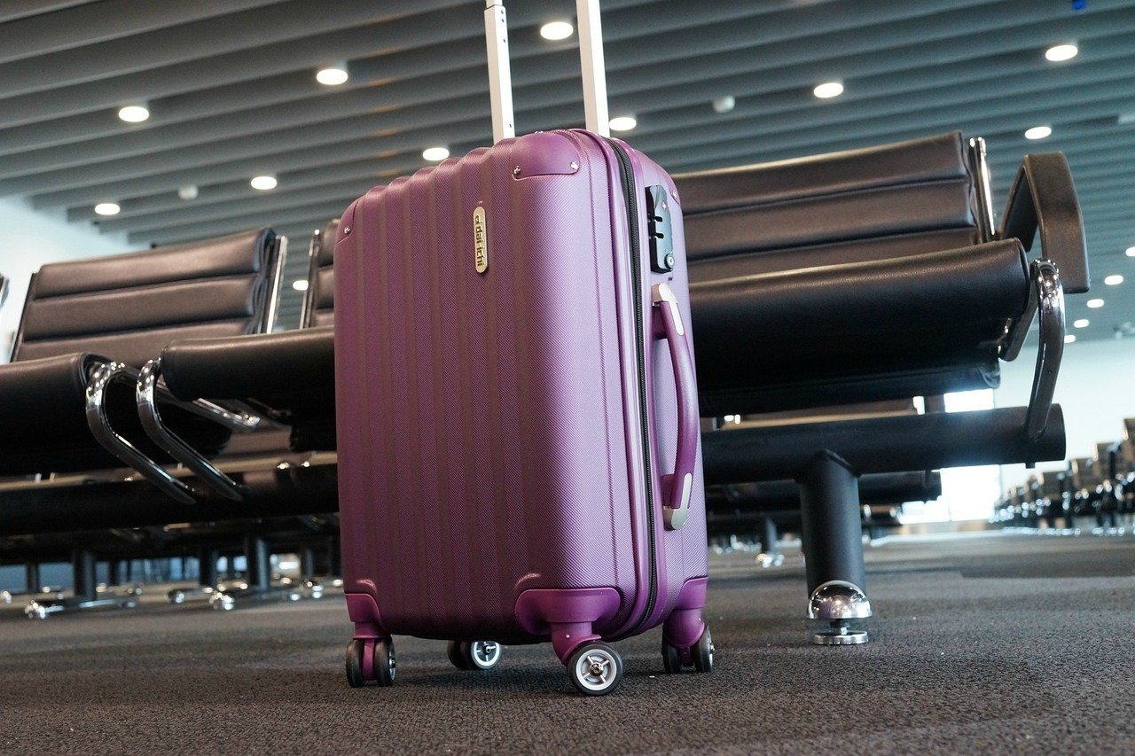 Ai uitat vreodată bagajul în aeroport? Find Hub are o funcție nouă