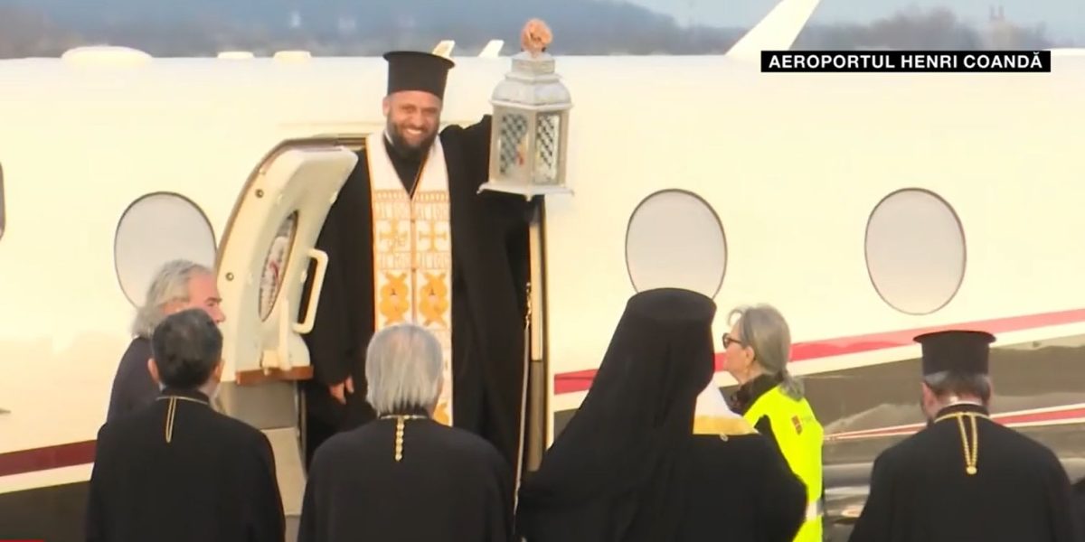 Lumina Sfântă de la Ierusalim, în România: Flacăra a ajuns la București