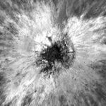 Nou crater LUNAR, de 225 metri, fotografiat de NASA