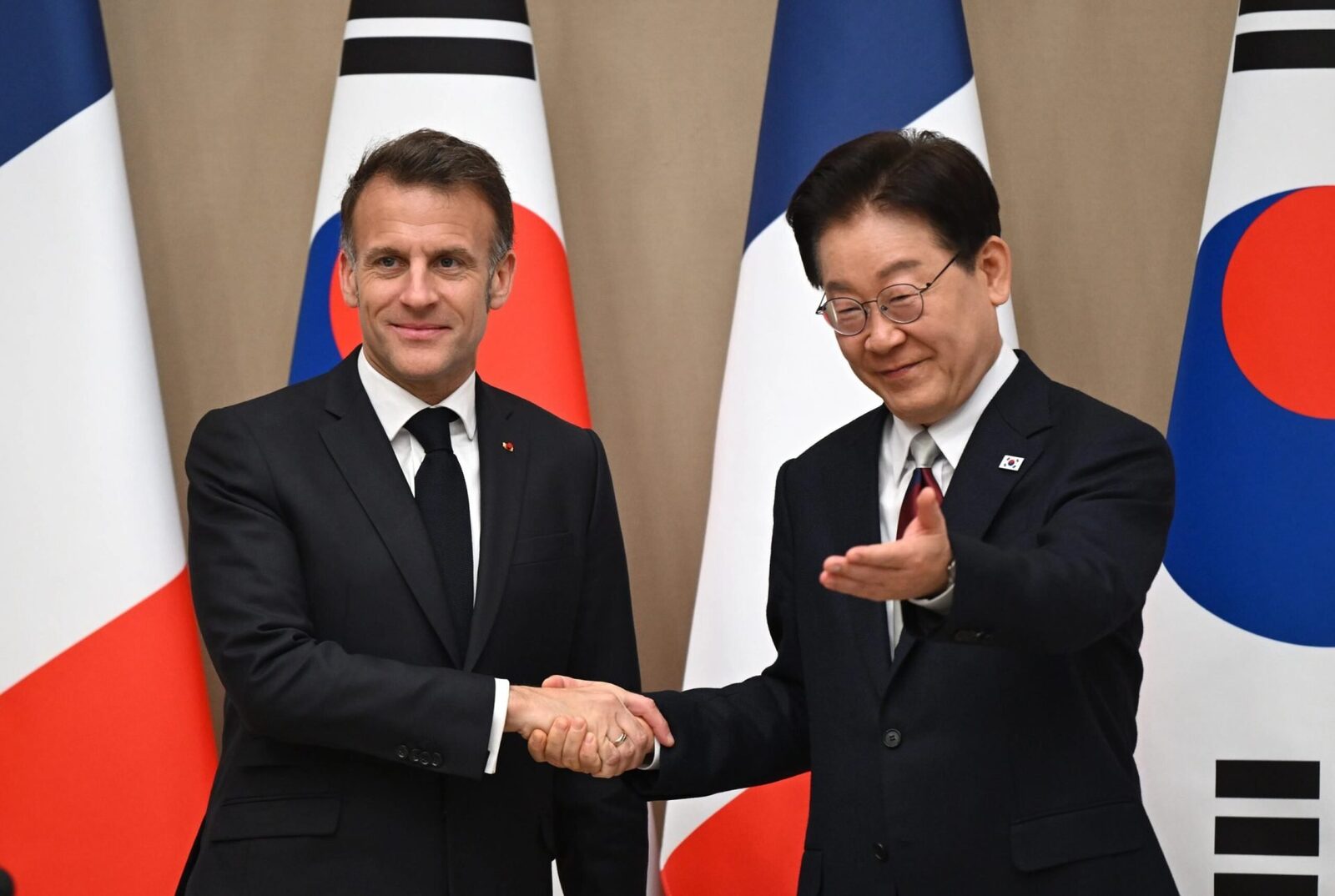 Macron cere o coaliție anti-China, la Seul: Ce țări vrea să adune?