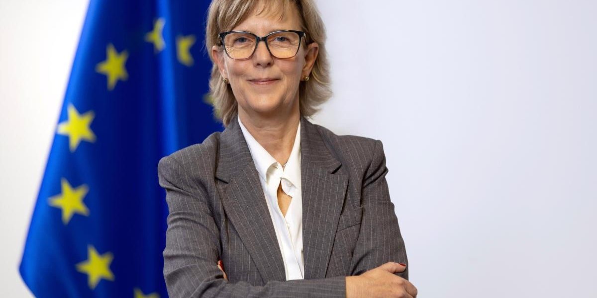 Comisarul european vizitează România: Discuții despre finanțe la București