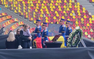 Matei Lucescu, cu fetița, la căpătâiul lui Mircea Lucescu