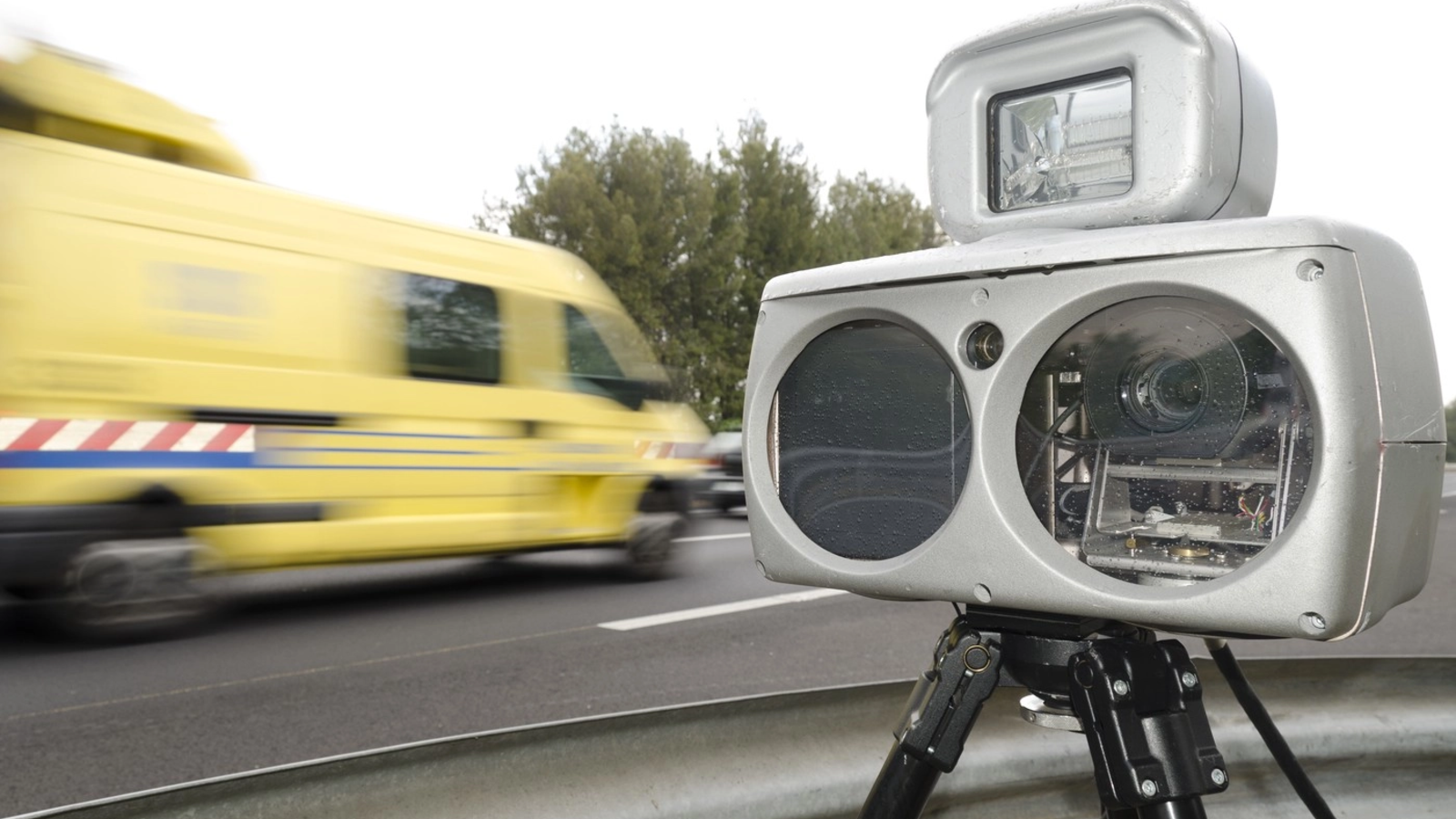 Șofer, prins cu 248 km/h pe A3: Cursă nebună, risc mortal în România