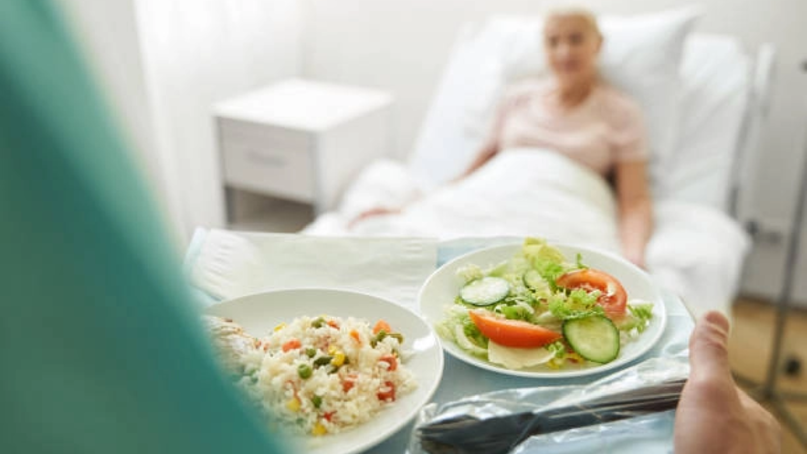 Un spital din Aiud a instituit controale riguroase pentru angajați la plecarea de la serviciu, după ce o investigație internă a scos la iveală suspiciuni de furt