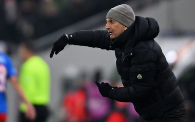 PAOK Salonic, antrenată de Răzvan Lucescu, a obținut o remiză în prima etapă a play-off-ului din Grecia Echipa de fotbal PAOK Salonic, antrenată de Răzvan Lucescu, a înregistrat o remiză, scor 0-0, pe teren propriu, cu echipa Panathinaikos, duminică seară, în prima etapă a play-off-ului din Grecia