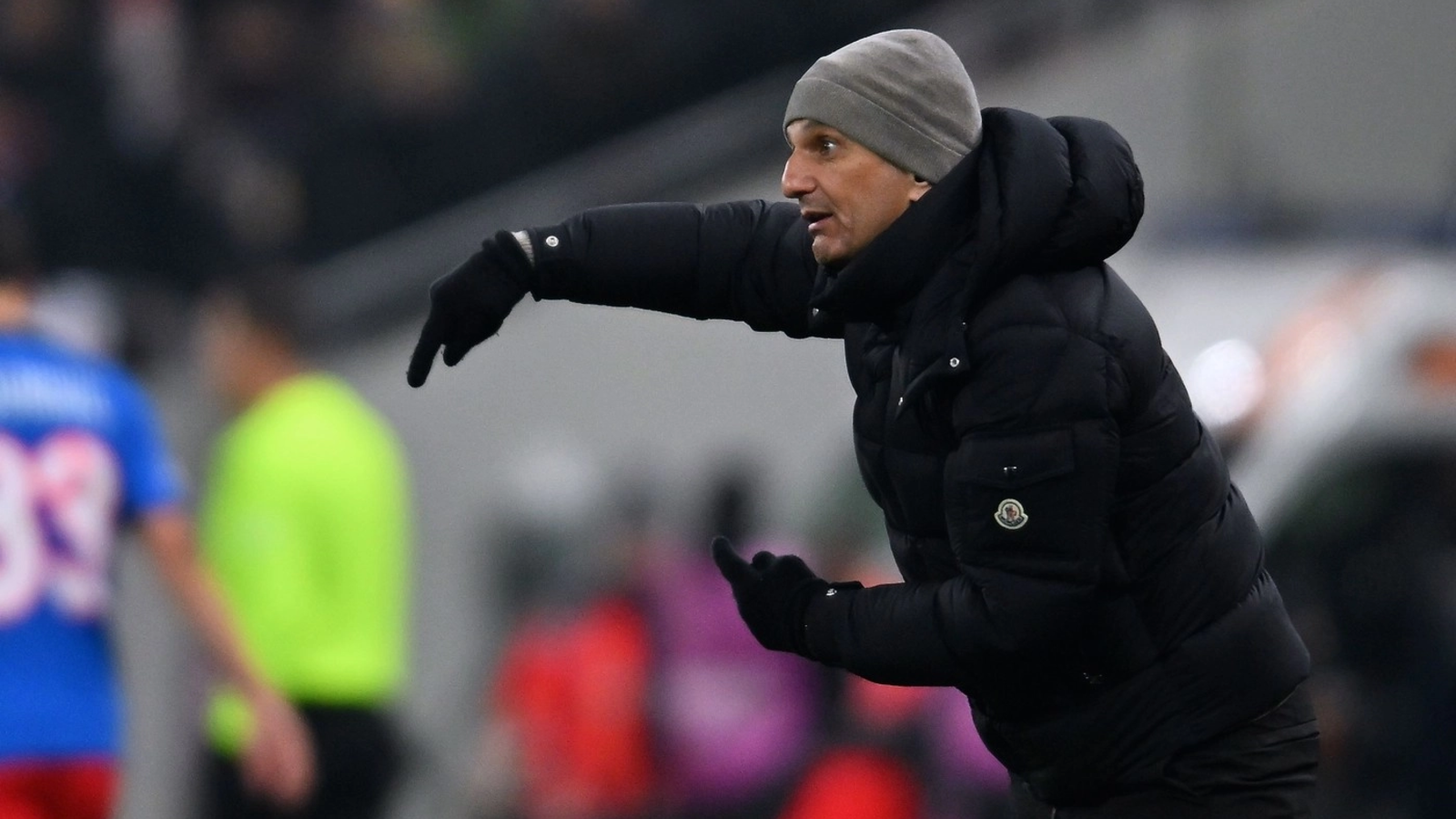 PAOK Salonic, antrenată de Răzvan Lucescu, a obținut o remiză în prima etapă a play-off-ului din Grecia Echipa de fotbal PAOK Salonic, antrenată de Răzvan Lucescu, a înregistrat o remiză, scor 0-0, pe teren propriu, cu echipa Panathinaikos, duminică seară, în prima etapă a play-off-ului din Grecia