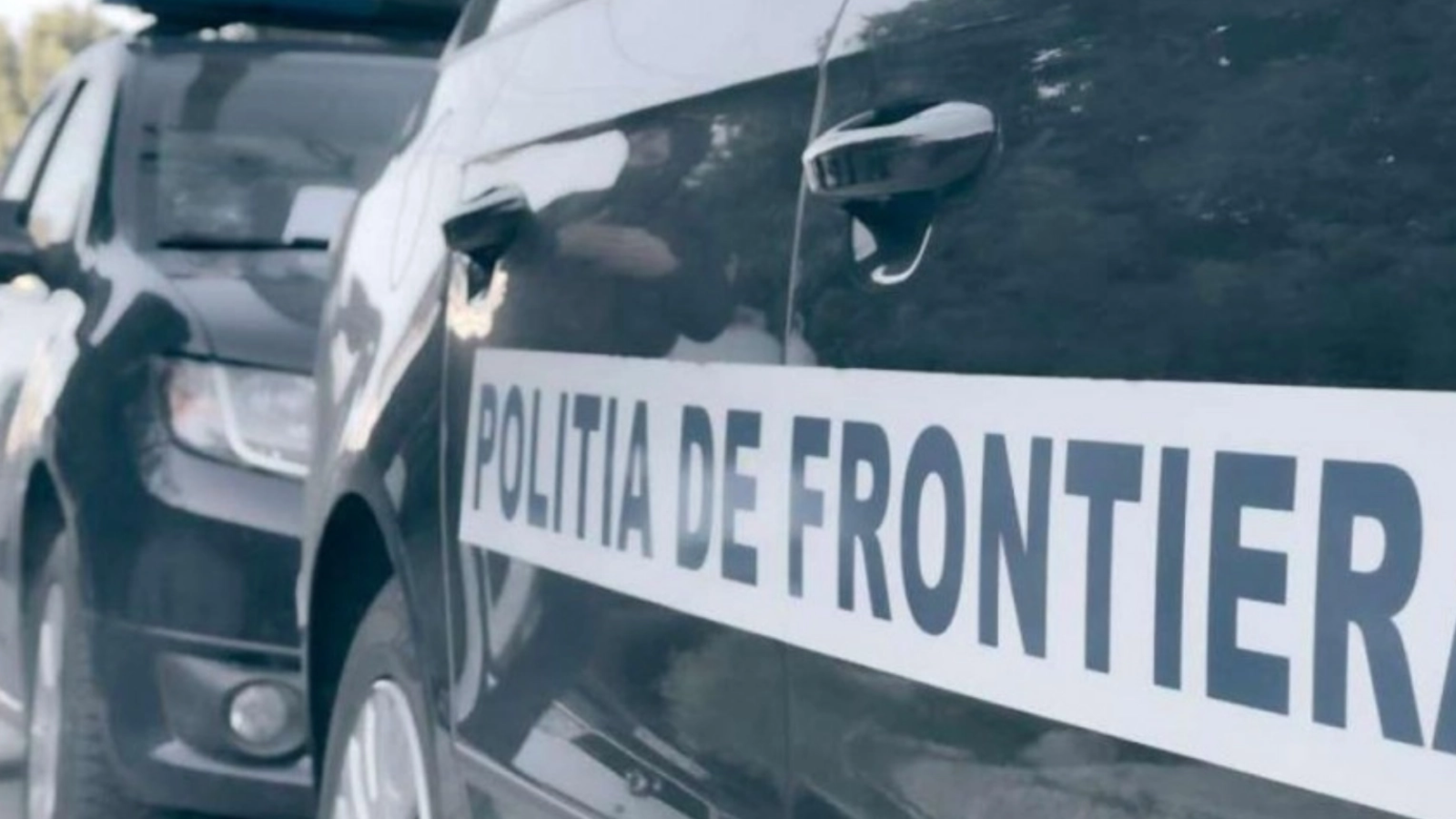 Polițiștii de frontieră din Nădlac au descoperit 16 migranți ascunși într-un camion condus de un șofer turc, în noaptea de duminică spre luni