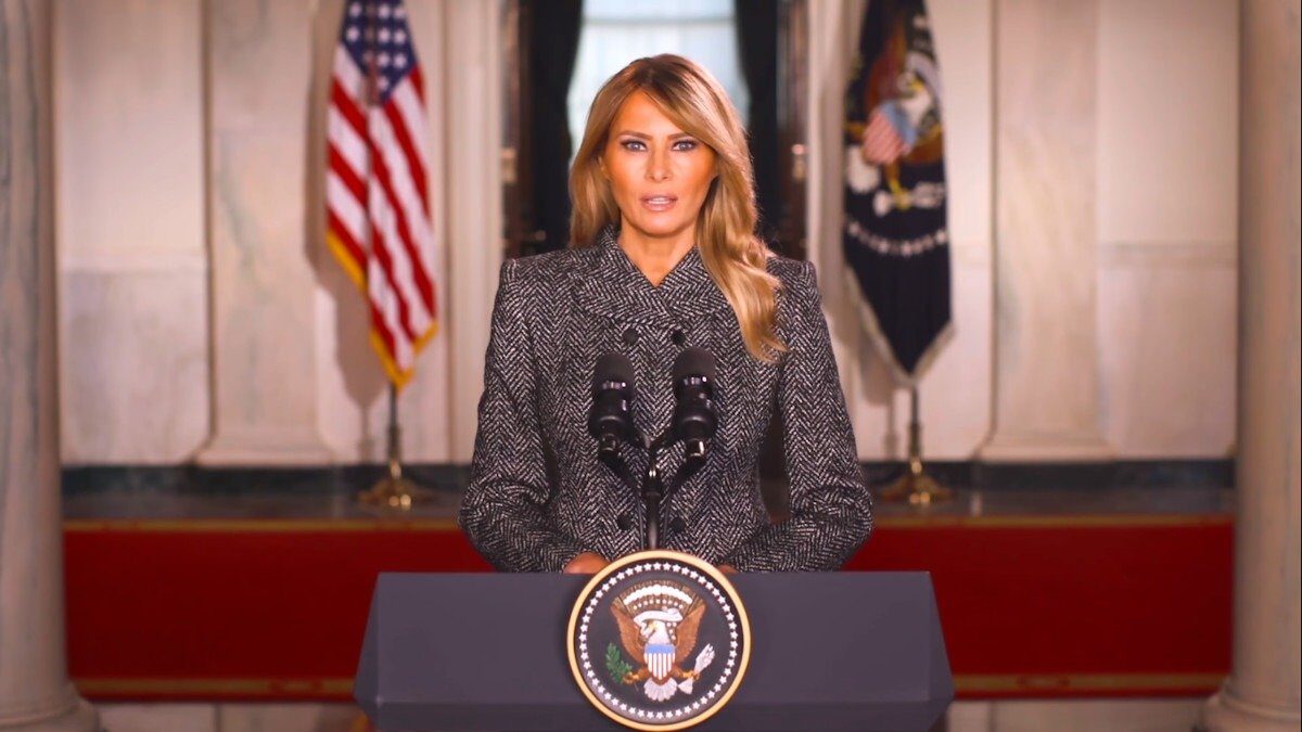 Prima Doamnă a SUA, Melania Trump, a negat categoric orice legătură cu Jeffrey Epstein, cerând totodată audieri în Congres pentru victimele traficului sexual al acestuia