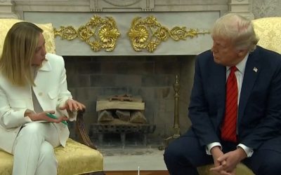 Trump sfidează Vaticanul: Atacuri la Papa, premierul italian, furios