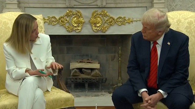 Trump sfidează Vaticanul: Atacuri la Papa, premierul italian, furios