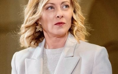 Premierul italian, Giorgia MELONI, în vizită-surpriză în Arabia Saudită, pe fondul tensiunilor din Orientul Mijlociu Premierul italian, Giorgia MELONI, a efectuat vineri o vizită neanunțată în Arabia Saudită, urmată de deplasări în Qatar și Emiratele Arabe Unite