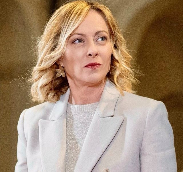 Premierul italian, Giorgia MELONI, în vizită-surpriză în Arabia Saudită, pe fondul tensiunilor din Orientul Mijlociu Premierul italian, Giorgia MELONI, a efectuat vineri o vizită neanunțată în Arabia Saudită, urmată de deplasări în Qatar și Emiratele Arabe Unite