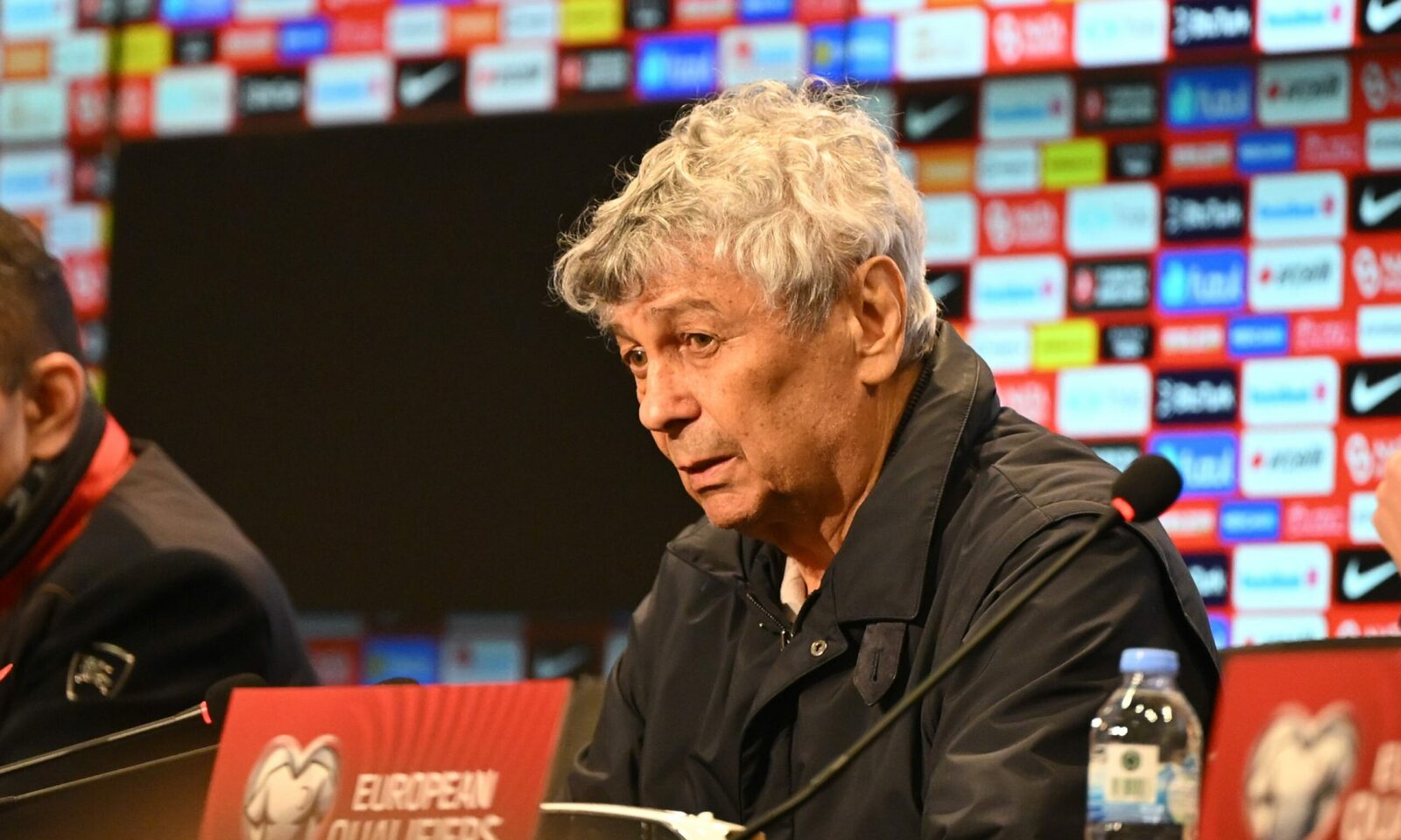 Antrenorul lui FC Universitatea Craiova, Filipe Coelho, a transmis un mesaj de susținere pentru Mircea Lucescu