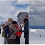 Mii de turiști au luat cu asalt pârtiile din Sinaia de Paște