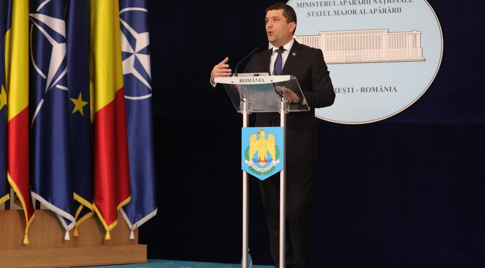 Ministrul Apărării, Radu Miruță, deschide ușa unei posibile fuziuni între CSA Steaua și FCSB Ministrul Apărării Naționale, Radu Miruță, a abordat joi, în cadrul unei conferințe de presă, posibilitatea unei fuziuni între Clubul Sportiv al Armatei Steaua și clubul de fotbal FCSB, deținut de Gigi Becali