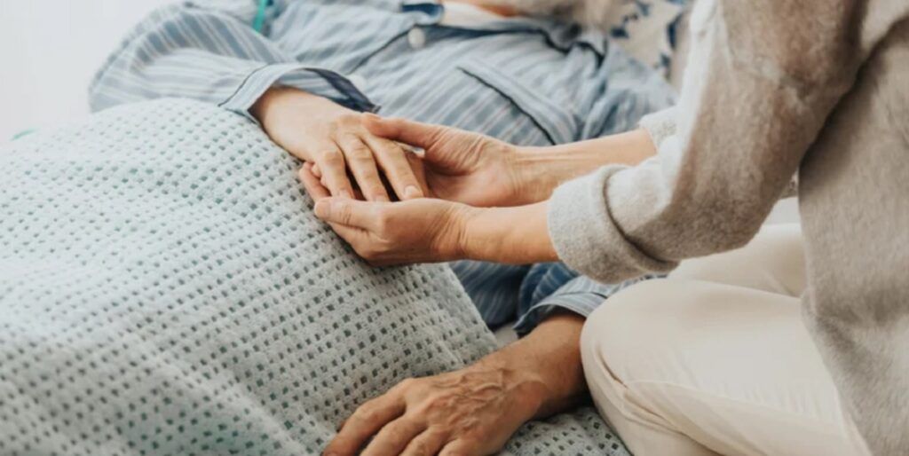 Semnul misterios de pe mâini: Avertismentul sumbru despre moarte ce îngrijorează