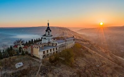 Tot mai mulți turiști europeni, sătui de aglomerația din destinațiile celebre, caută experiențe de călătorie autentice în țări mai puțin vizitate