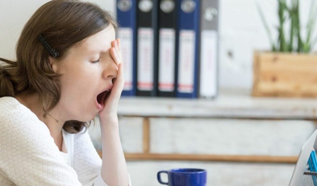 Femeie de 37 de ani, pensie lunară de 2700€: Boala misterioasă o ține acasă